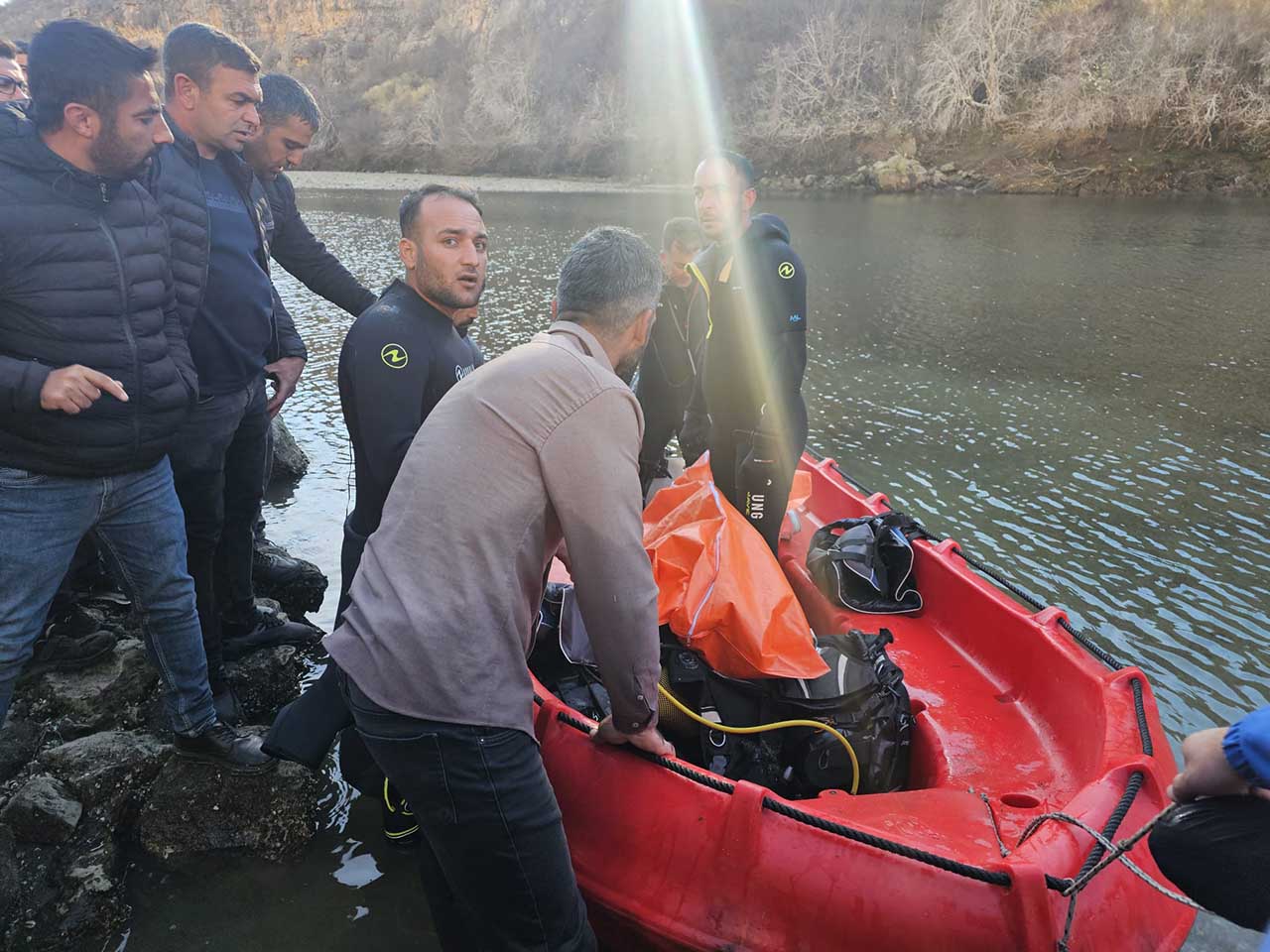 Dicle Nehri'ne Düşen Çobanın Cansız Bedeni Bulundu 2