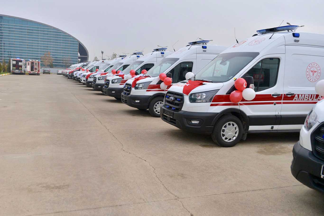 Diyarbakır'da 12 Ambulans Ve 4 Umke Aracı Hizmete Alındı 1