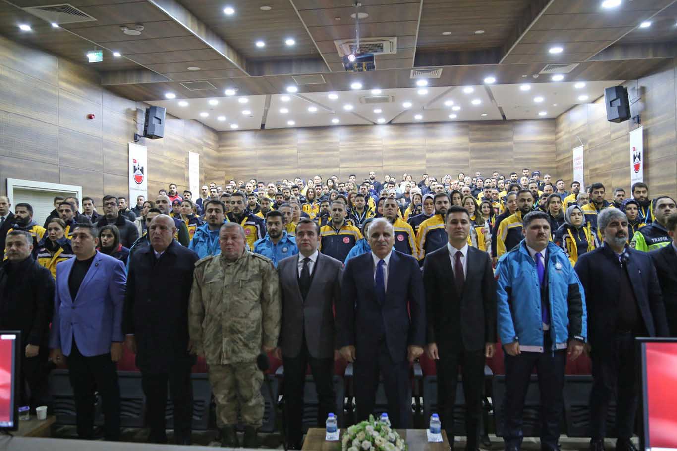 Diyarbakır'da 12 Ambulans Ve 4 Umke Aracı Hizmete Alındı 5