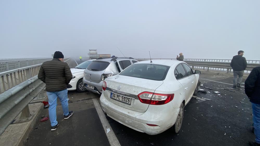 Diyarbakır'da 13 Aracın Karıştığı Zincirleme Kaza Çok Sayıda Yaralı Var 13