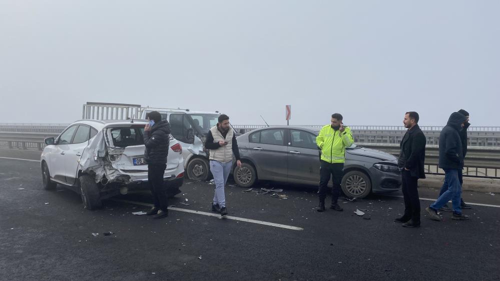 Diyarbakır'da 13 Aracın Karıştığı Zincirleme Kaza Çok Sayıda Yaralı Var 7