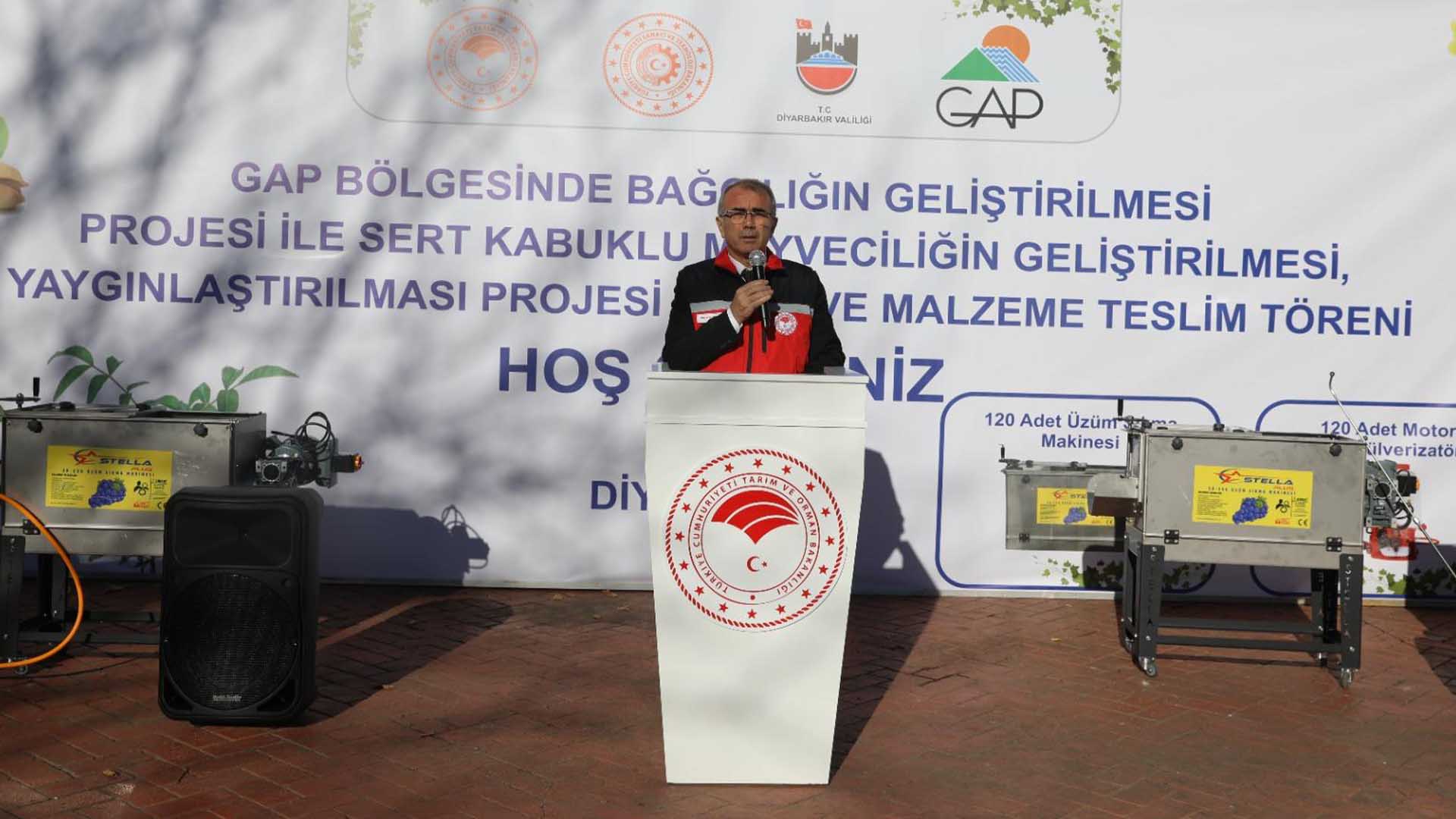 Diyarbakır’da Çiftçilere Fidan Ve Malzeme Hibe Edildi 3