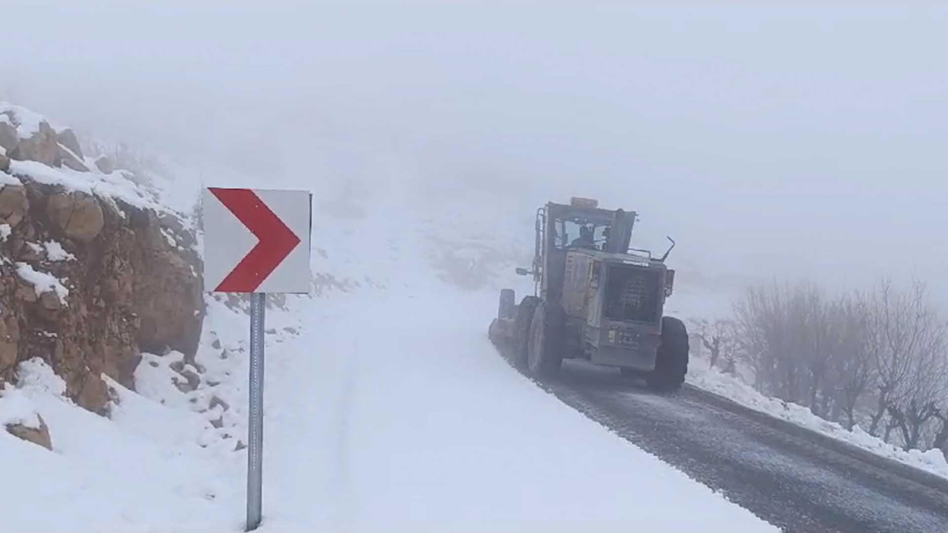 Diyarbakır’da Kar Yağışı Nedeniyle Kapanan 105 Kilometrelik Yol Ulaşıma Açıldı 2