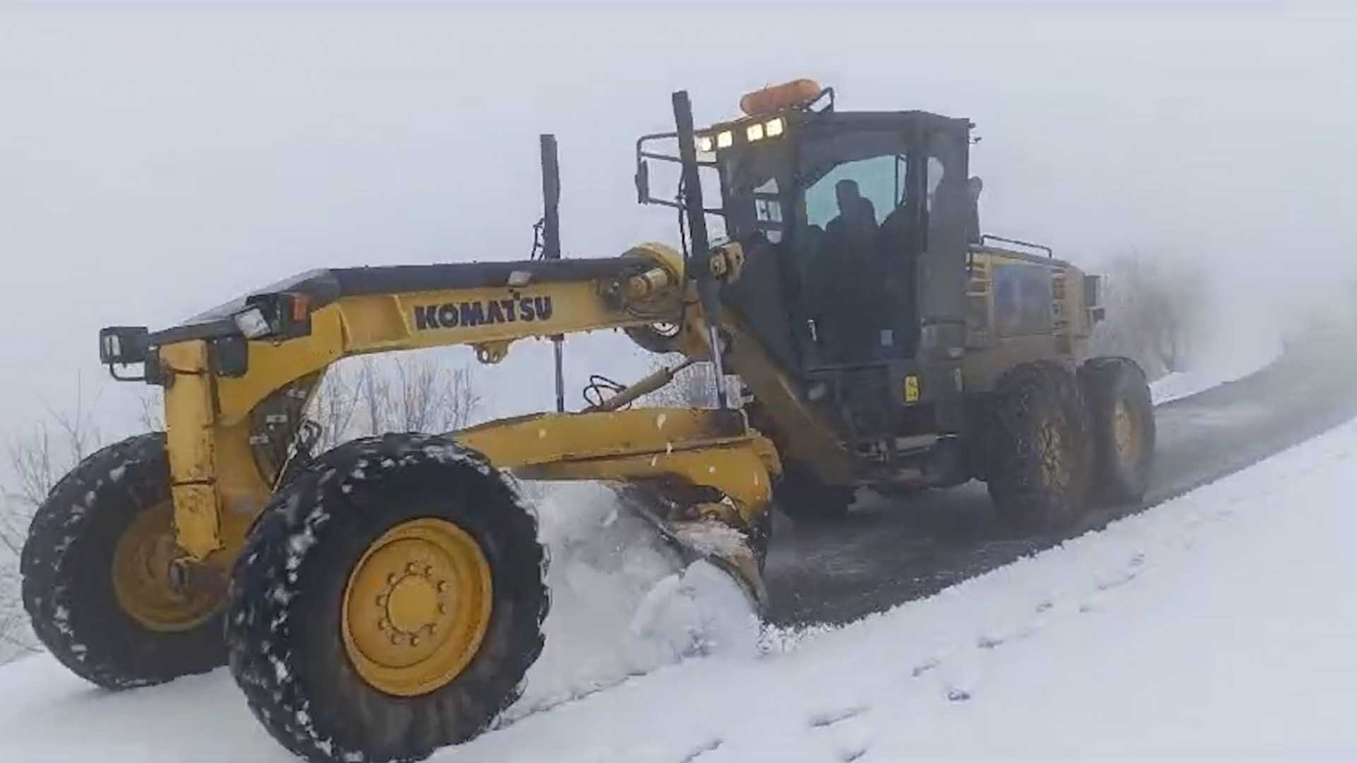 Diyarbakır’da Kar Yağışı Nedeniyle Kapanan 105 Kilometrelik Yol Ulaşıma Açıldı 4