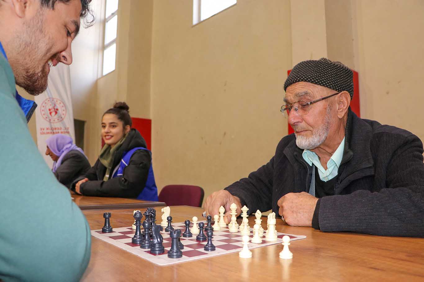 Diyarbakır'da Kuşaklar Arası Iletişim Köprüsü Kuruldu 5