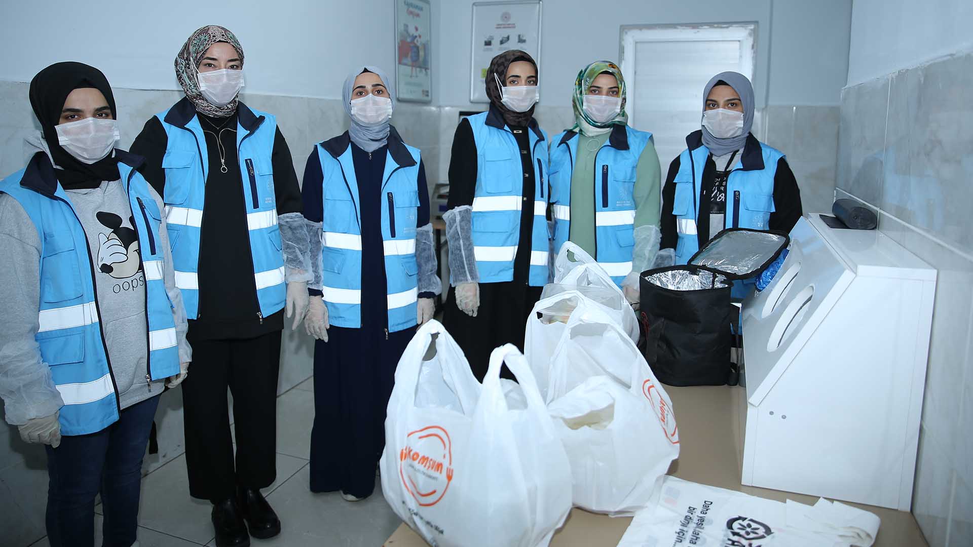 Diyarbakır’da Öğrenci Yurdunda Artan Yemekler Çöpe Değil, Ihtiyaç Sahiplerine Gidiyor 1