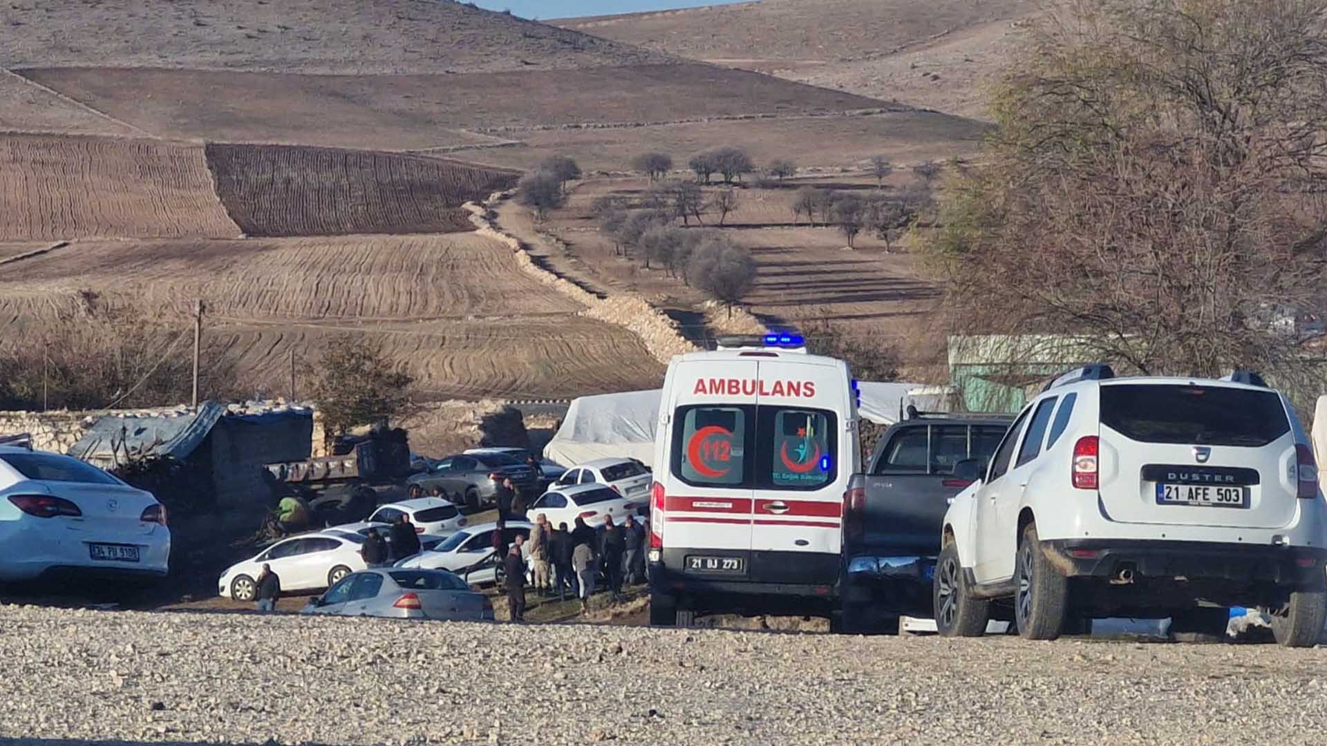 Diyarbakır'da Taşlı, Sopalı Arazi Kavgası 10 Yaralı 4