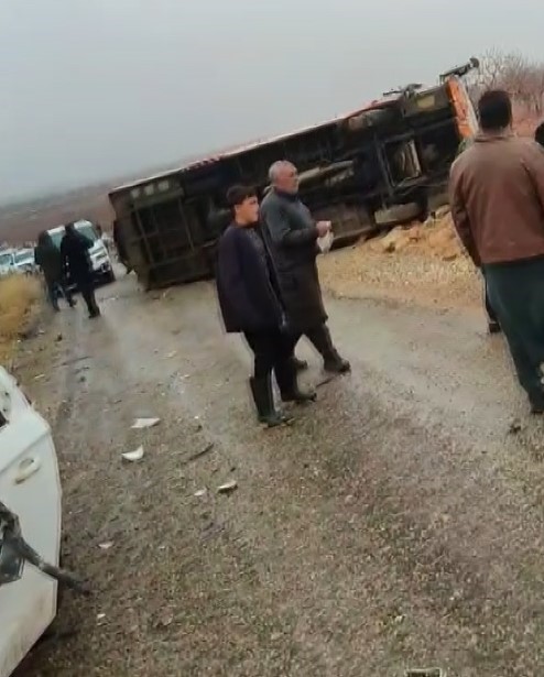 Gaziantep'te Halk Otobüsü Ve Otomobil Çarpıştı 5 Yaralı 7