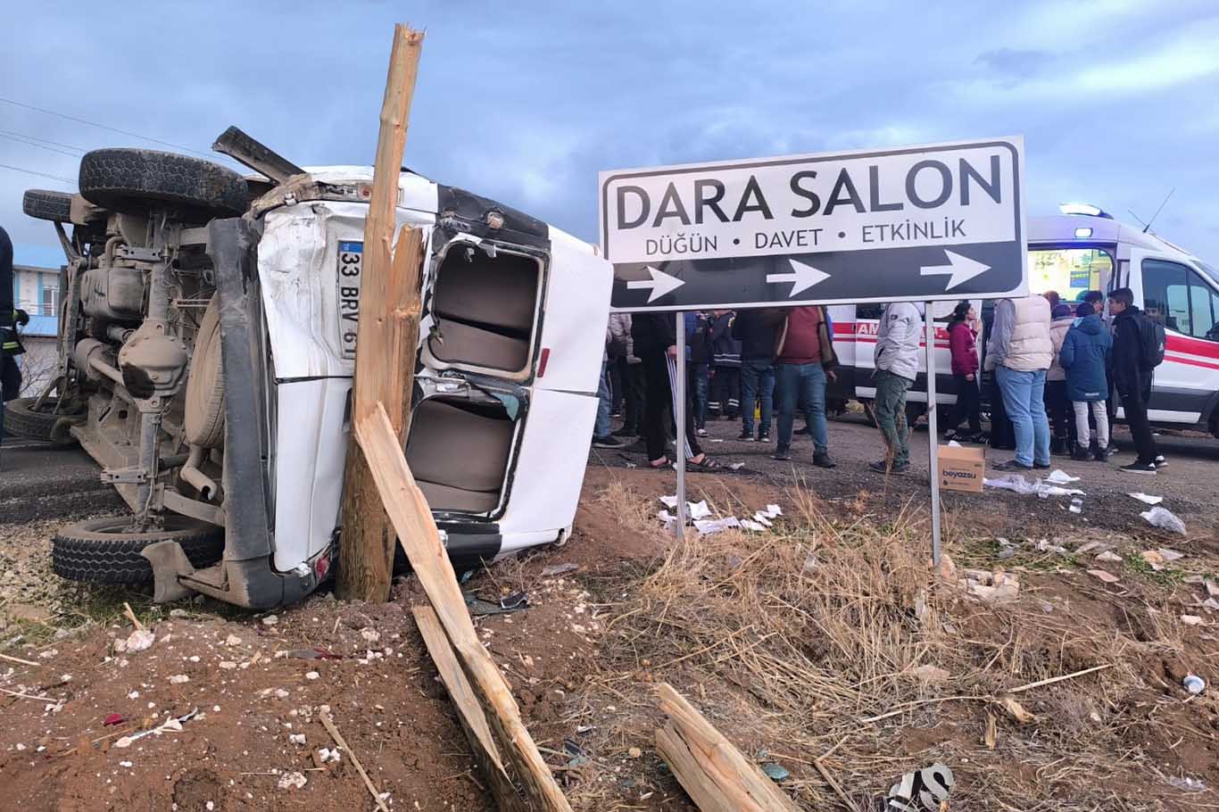 Mardin'de Öğrenci Servisi Ile Cip Çarpıştı 11 Yaralı 2