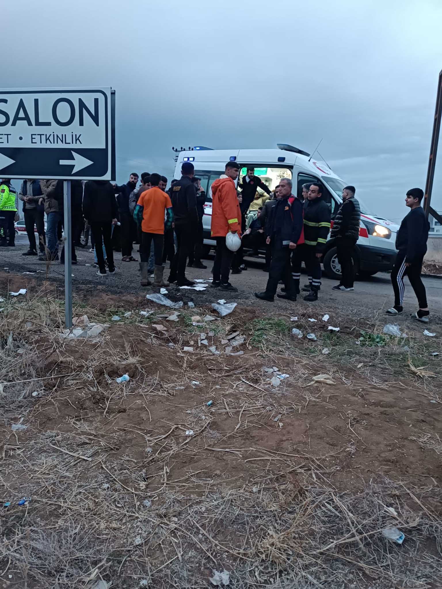 Mardin'de Öğrenci Servisi Ile Cip Çarpıştı 11 Yaralı 6