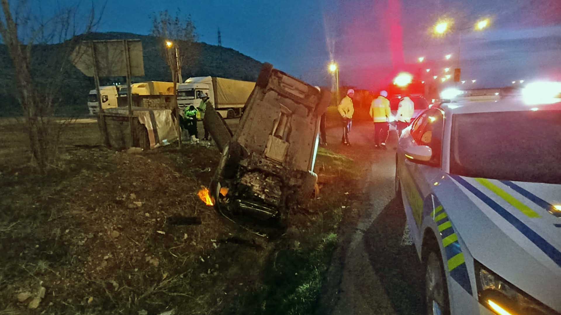 Mardin'de Otomobil Devrildi 1 Yaralı 1