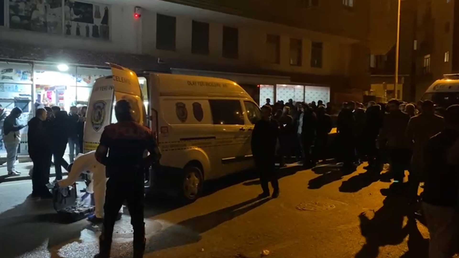 Polis Memuru Tartıştığı Kişilere Ateş Açtı 2 Ölü 2 Yaralı 3