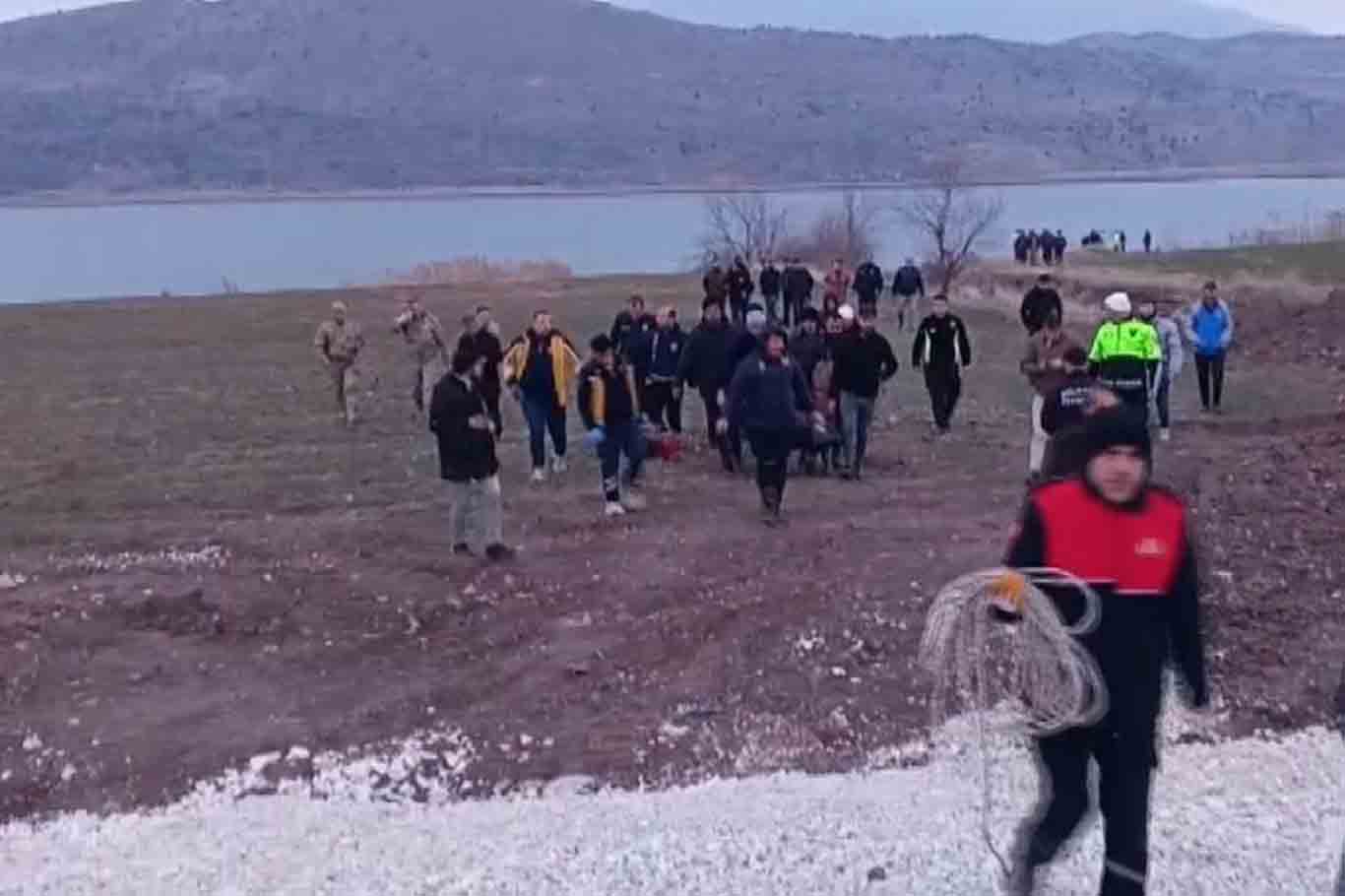 25 Yaşındaki Kadının Cansız Bedeni Gölde Bulundu 4