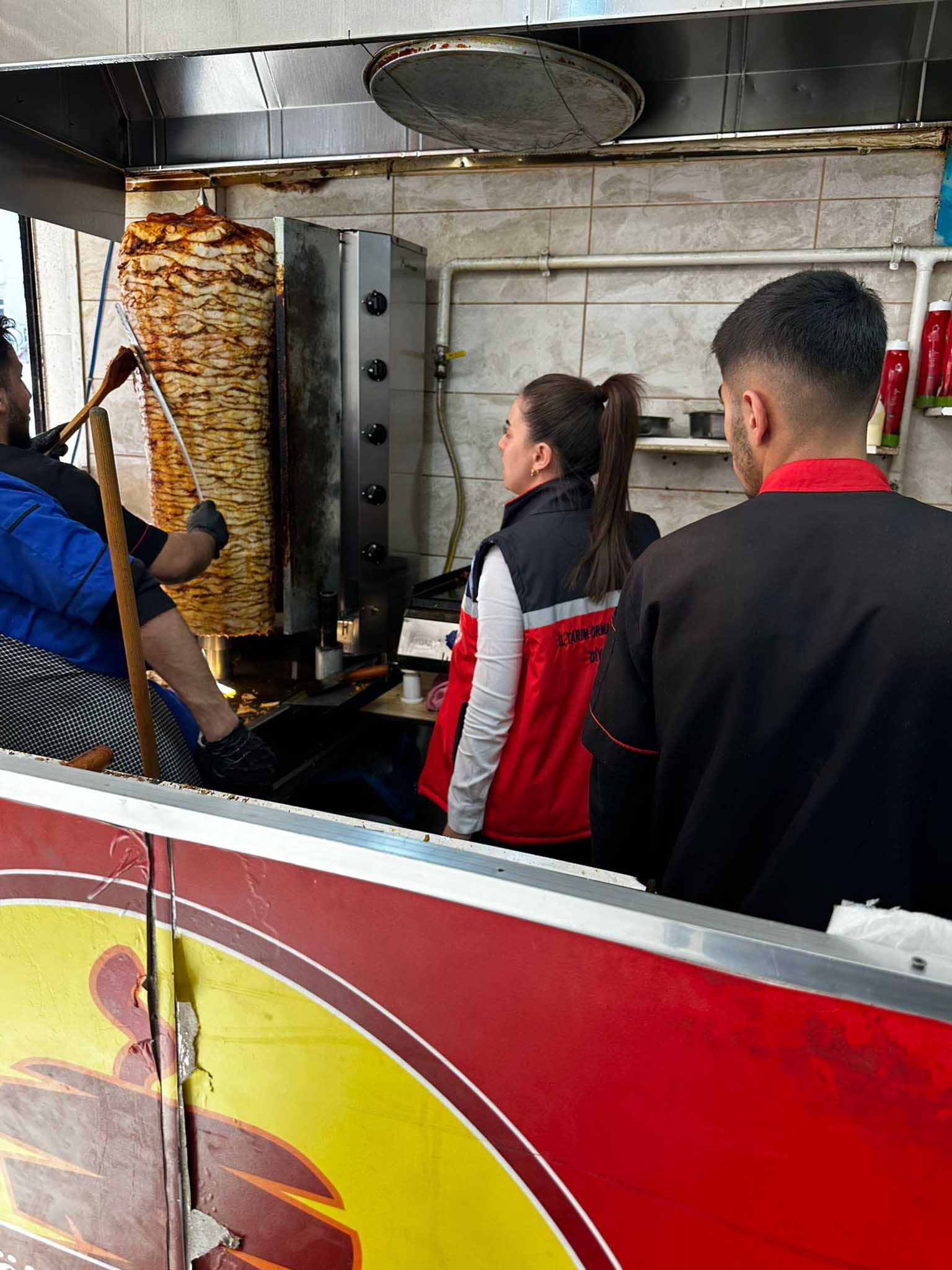 Bismil’de Döner Satan Işletmeler Denetlendi 2