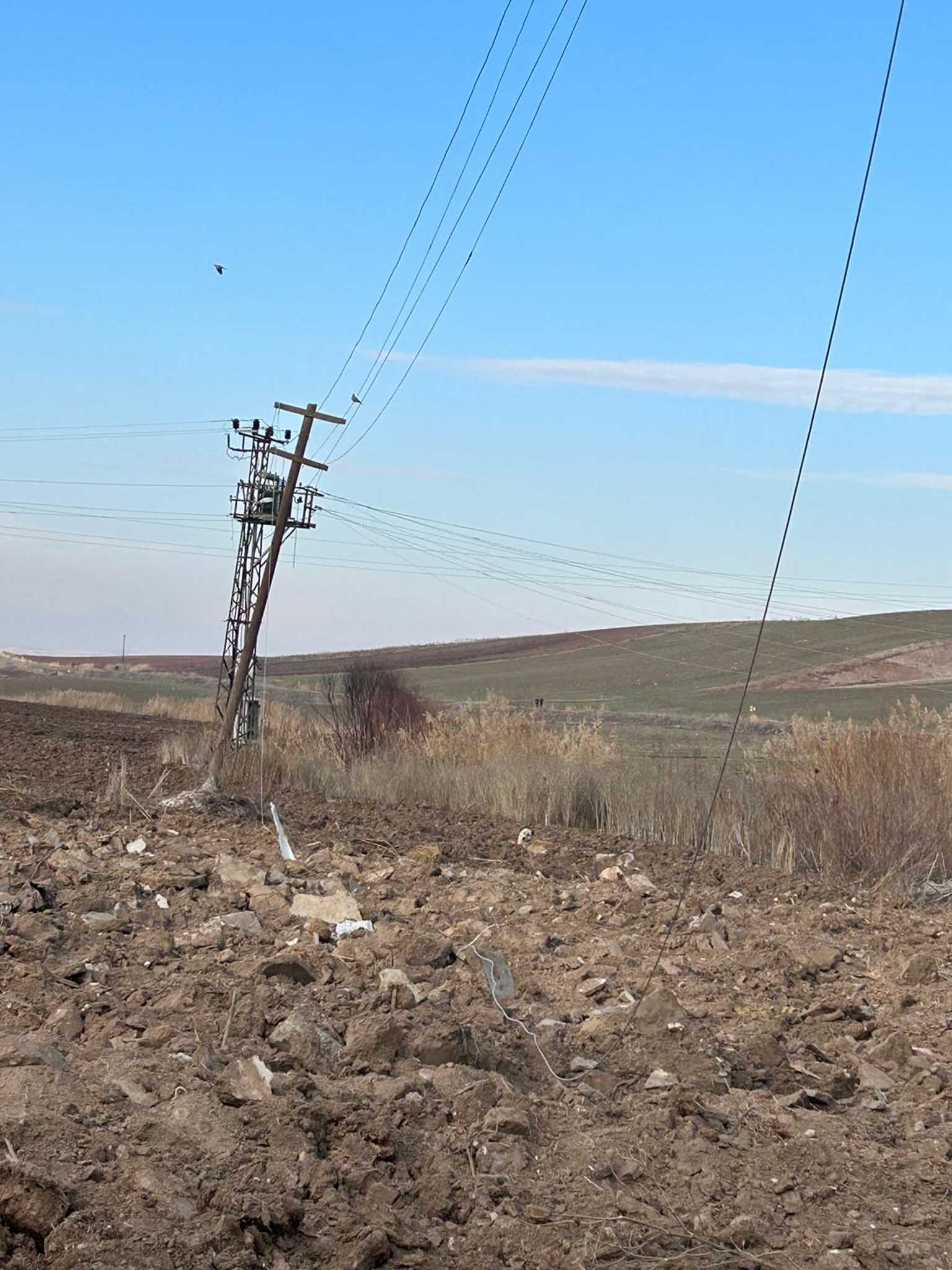 Bismil’de Kopan Elektrik Teli Tehlike Saçıyor 1