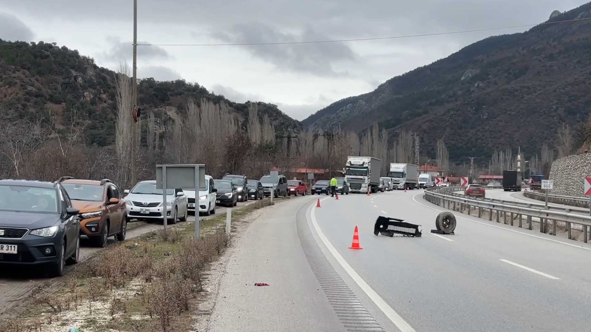 Çorum'da Zincirleme Kazada 2 Kişi Öldü, 5 Kişi Yaralandı 3