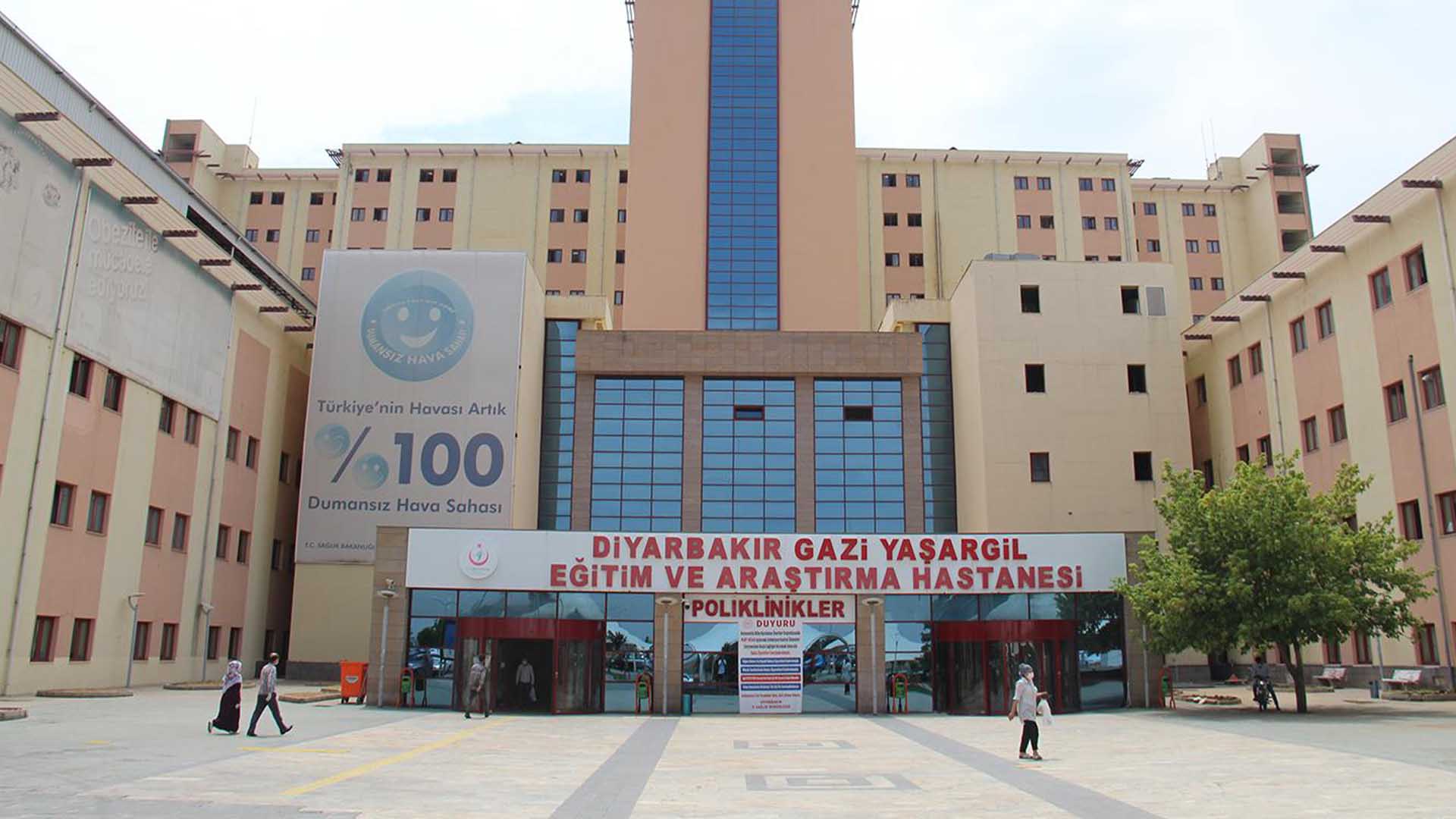 Diyarbakır'da Bıçak Parası Aldığı Iddiasıyla Biri Doktor 3 Kişi Tutuklandı 3