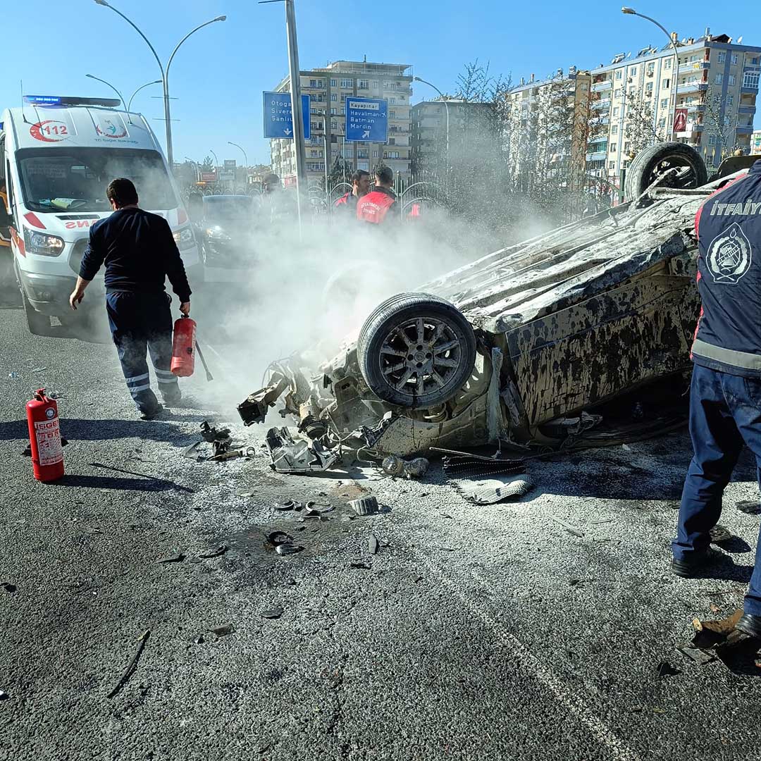 Diyarbakır’da Feci Kaza 3’Ü Ağır 5 Yaralı 13