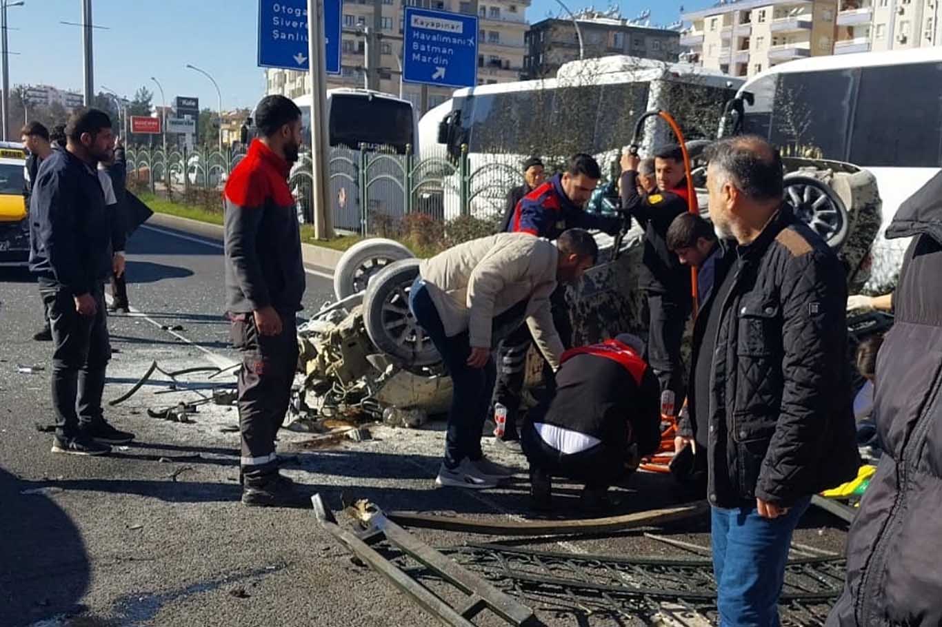 Diyarbakır’da Feci Kaza 3’Ü Ağır 5 Yaralı 3