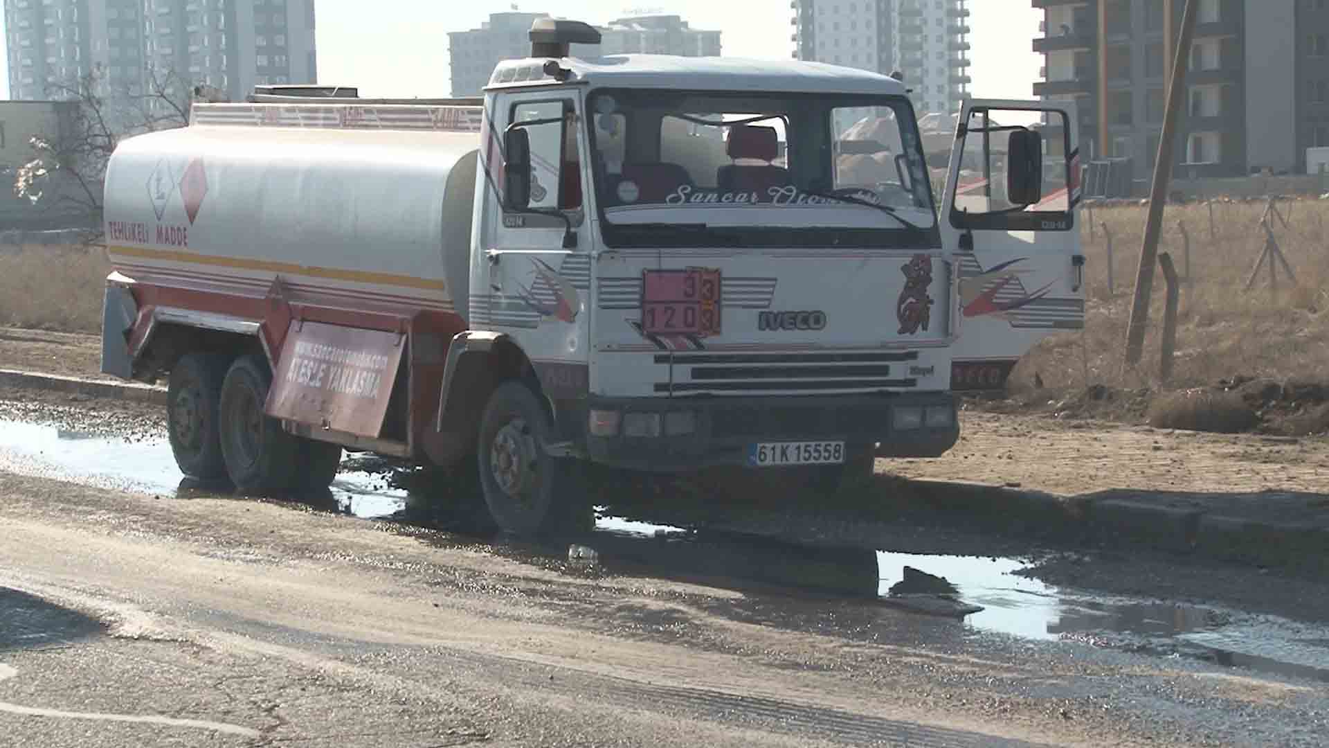 Diyarbakır’da Mazot Yüklü Tanker Ile Cam Yüklü Tır Çarpıştı 1 Yaralı 1