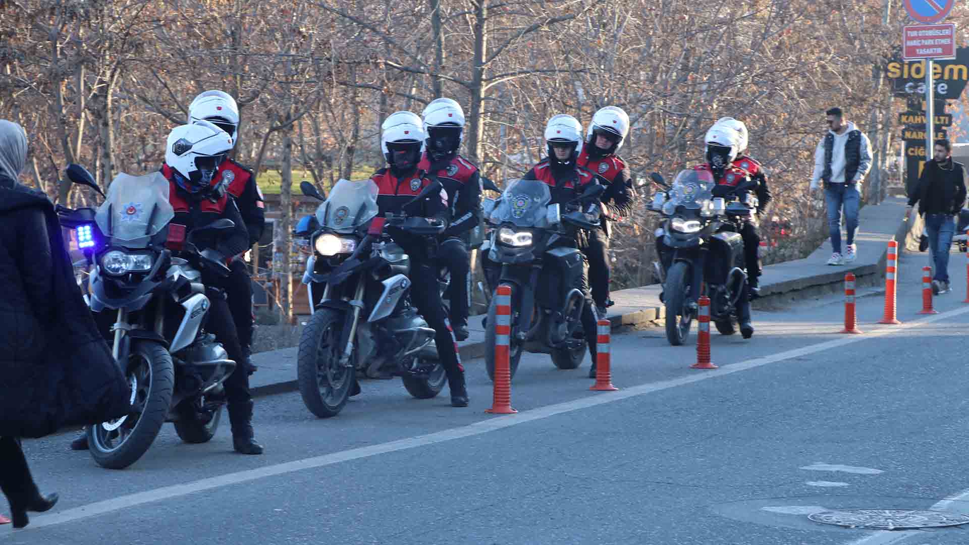 Diyarbakır’da Motosikletli Polisler, 20 Bin Olaya Müdahale Etti 1