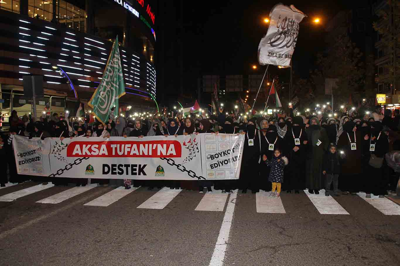 Diyarbakır'da Yılın Son Gününde Gazze Için Yürüdüler 11