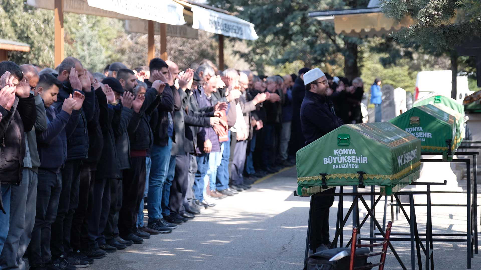 Katlettiği Anne, Baba Ve Kardeşiyle Yan Yana Defnedildi 1