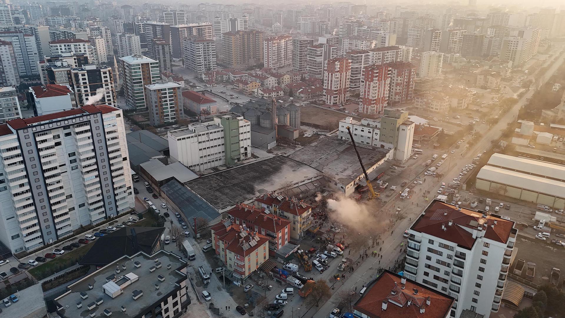 Konya'da Çöken 4 Katlı Binanın Enkazında 1 Kişinin Cansız Bedeni Bulundu, 1 Kişi Aranıyor 5