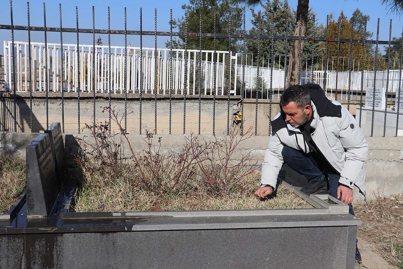 Diyarbakır’da Depremin Ikinci Yıldönümü; Yengesi Ile 3 Yeğenini Kaybetti 8