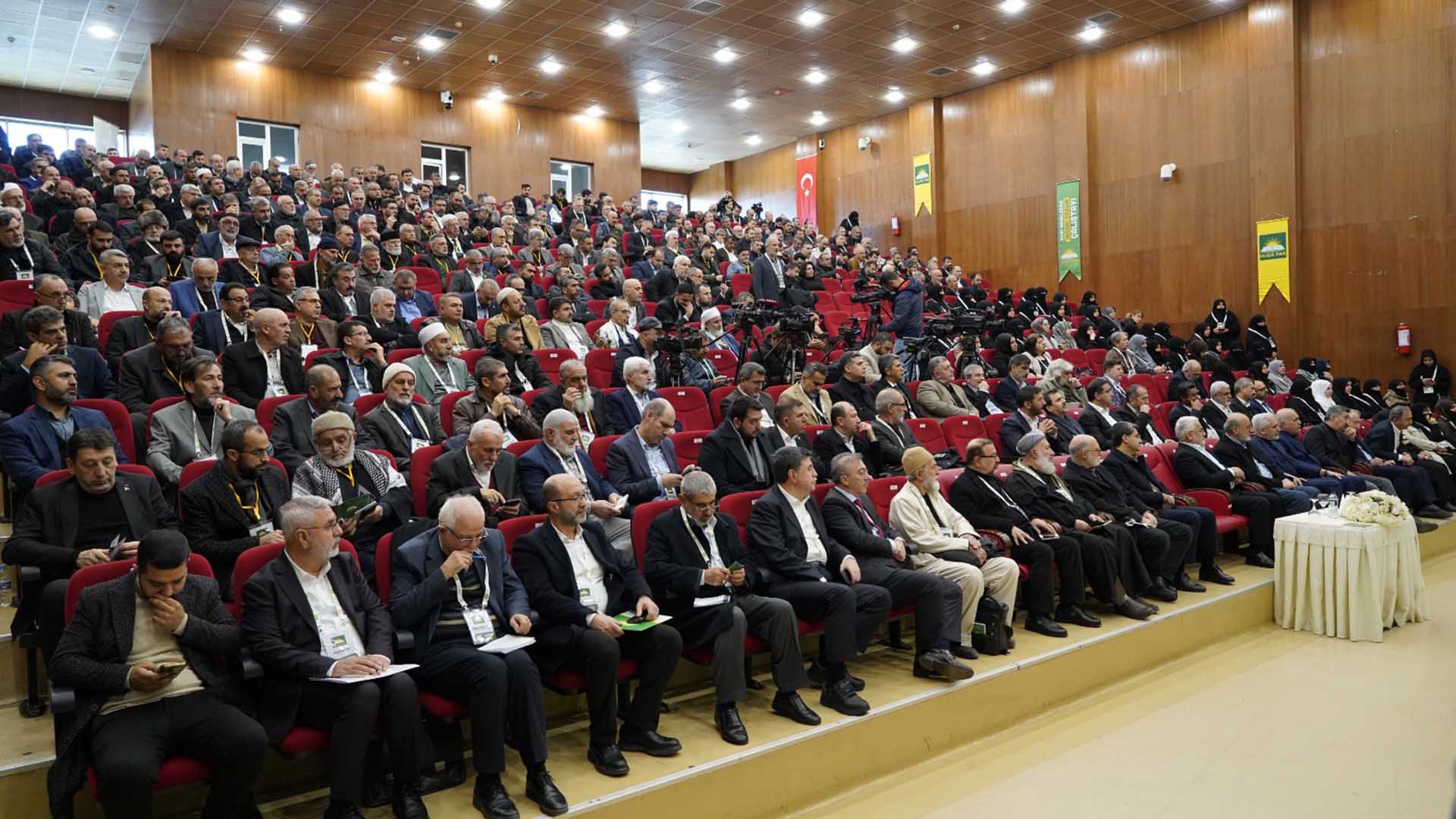 Diyarbakır’da Hüda Par’ın Düzenlediği Kürt Meselesine İnsani Çözüm Çalıştayı Başladı 1