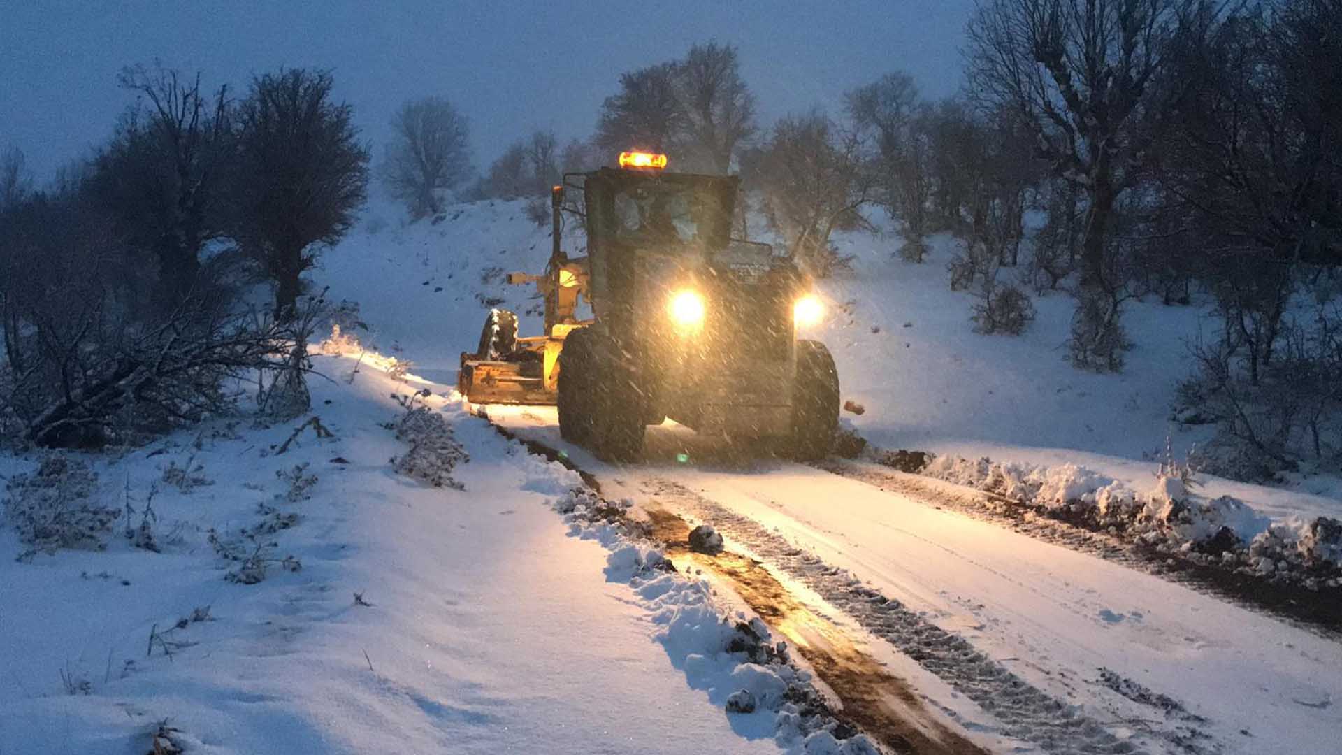 Diyarbakır’da Kar Yağışı Nedeniyle Kapanan 216 Kırsal Mahallenin Yolu Ulaşıma Açıldı 2