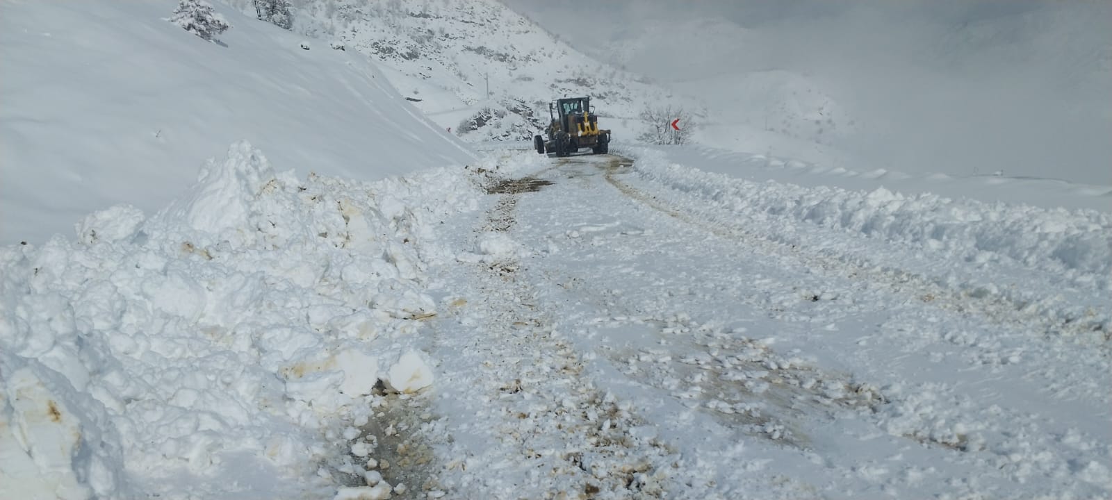 Diyarbakır'da Kar Yağışı Sonrası 439 Kilometrelik Yol Ulaşıma Açıldı (1)-1