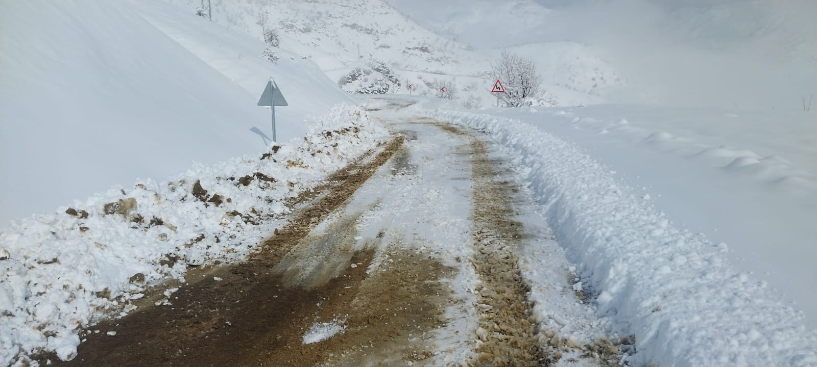 Diyarbakır'da Kar Yağışı Sonrası 439 Kilometrelik Yol Ulaşıma Açıldı (2)-1