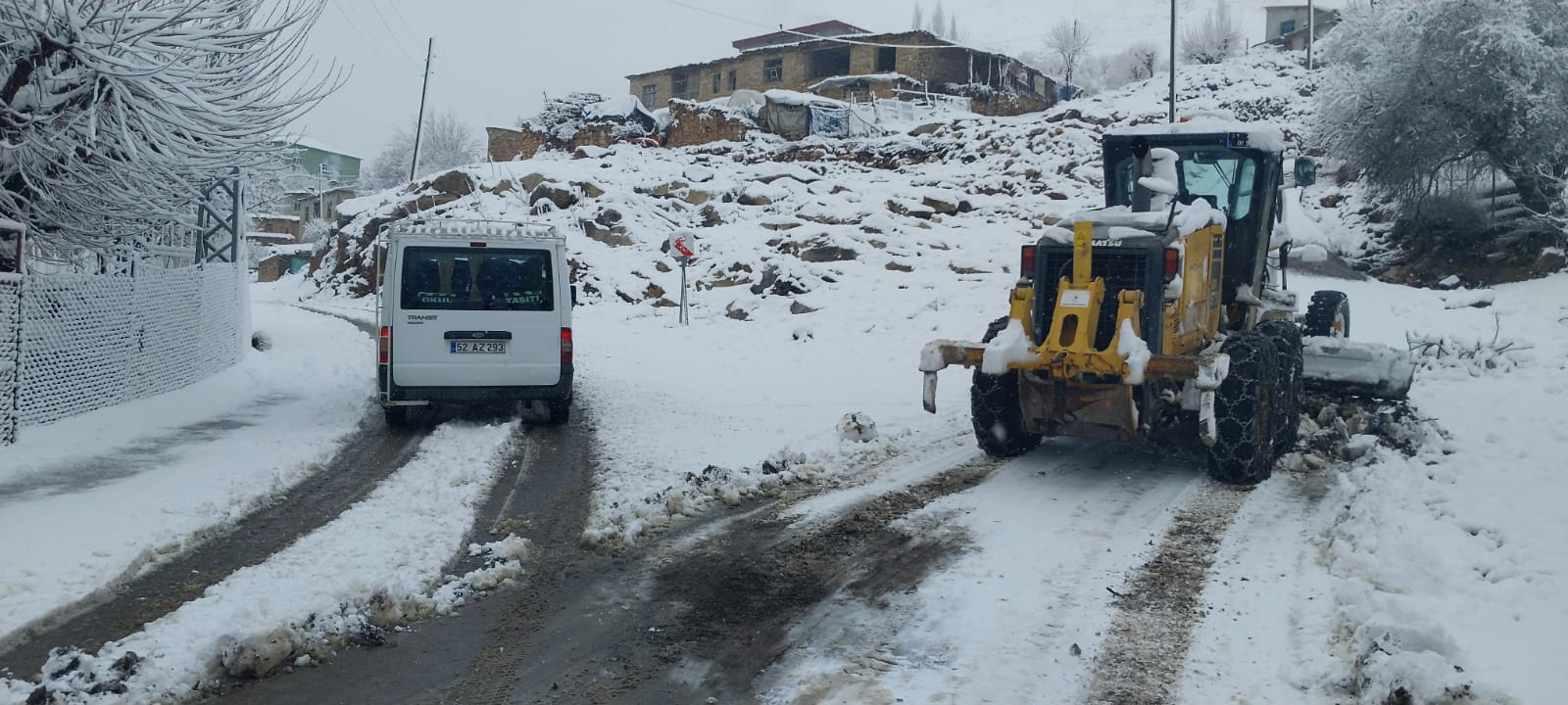 Diyarbakır'da Kar Yağışı Sonrası 439 Kilometrelik Yol Ulaşıma Açıldı (4)