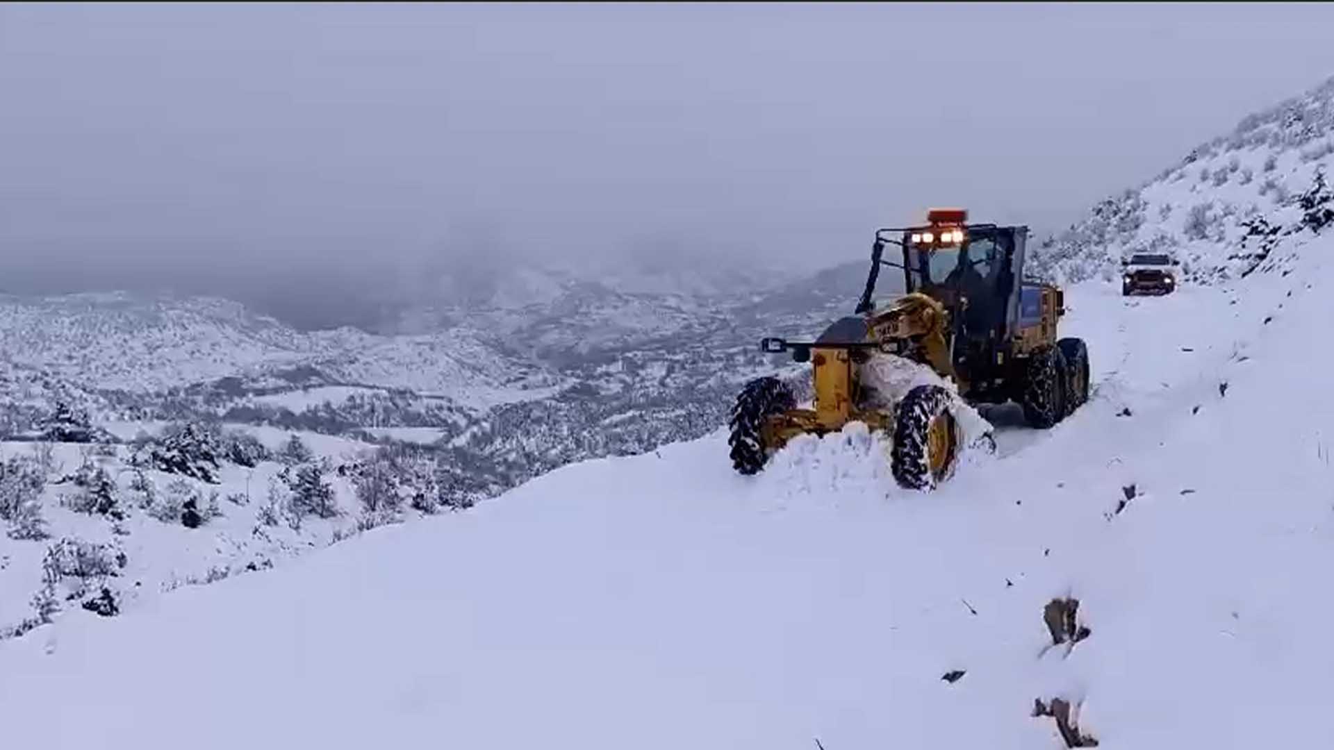 Diyarbakır’da Kardan Dolayı Kapanan 129 Kilometrelik Yol Ulaşıma Açıldı 1