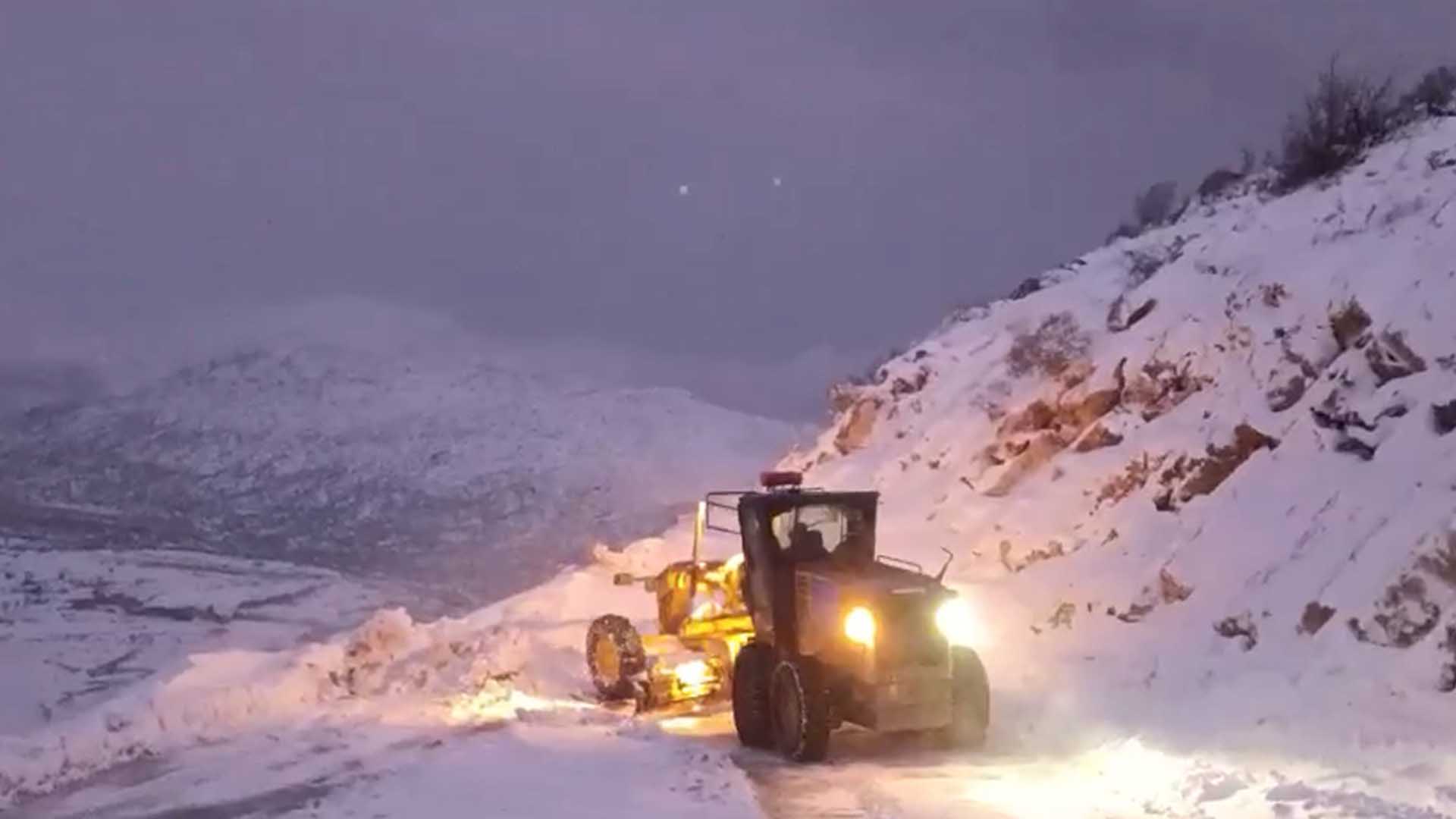 Diyarbakır’da Kardan Dolayı Kapanan 129 Kilometrelik Yol Ulaşıma Açıldı 4