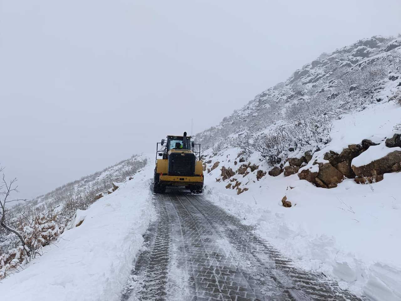 Diyarbakır’da Kardan Kapanan Kırsal Mahalle Yollarını Açma Çalışmaları Sürüyor 1