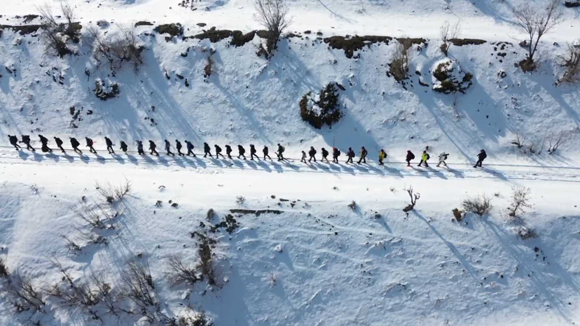 Diyarbakır'da Karla Örtülü Tarih Doğaseverler İtalyan Köyünü Keşfetti 4