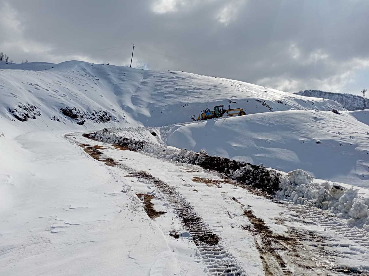 Diyarbakır’ın 2 Ilçesinde Kırsal Mahallelerde Kar Temizliği Mesaisi Sürüyor 3