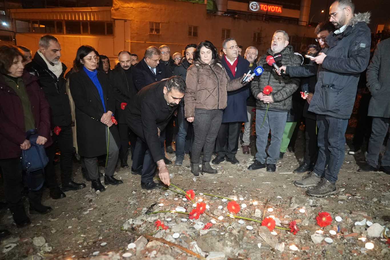 Eş Başkan Hatun, Diyarbakır’da Depremde Ölenleri Anma Törenine Katıldı 3