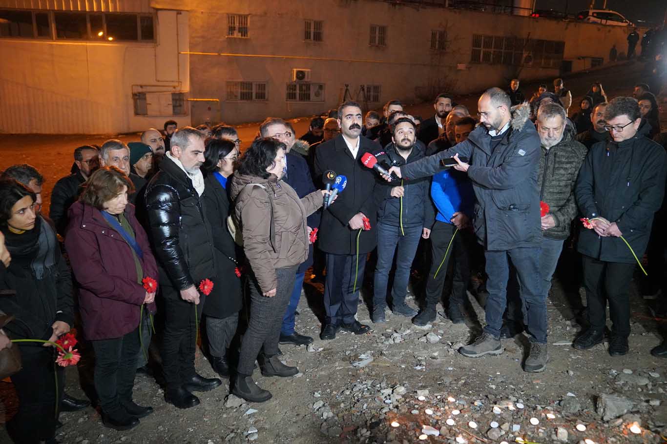 Eş Başkan Hatun, Diyarbakır’da Depremde Ölenleri Anma Törenine Katıldı 5