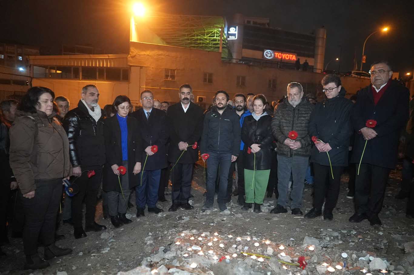 Eş Başkan Hatun, Diyarbakır’da Depremde Ölenleri Anma Törenine Katıldı 7