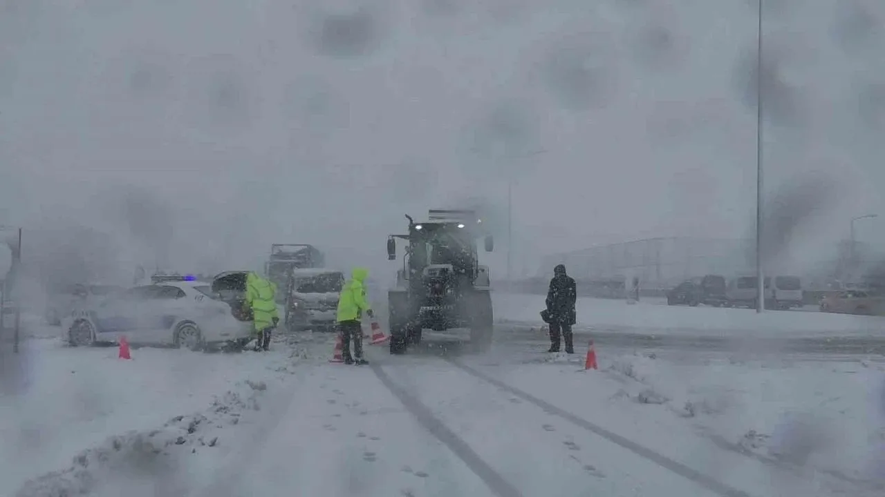 Karayollarinda Durum Hangi Yollar Kapali Bolu Tuneli Acildi Mi Istanbul Yol Durumu Karayollari Genel Mudurlugu Kara Yol Kara Yol 2