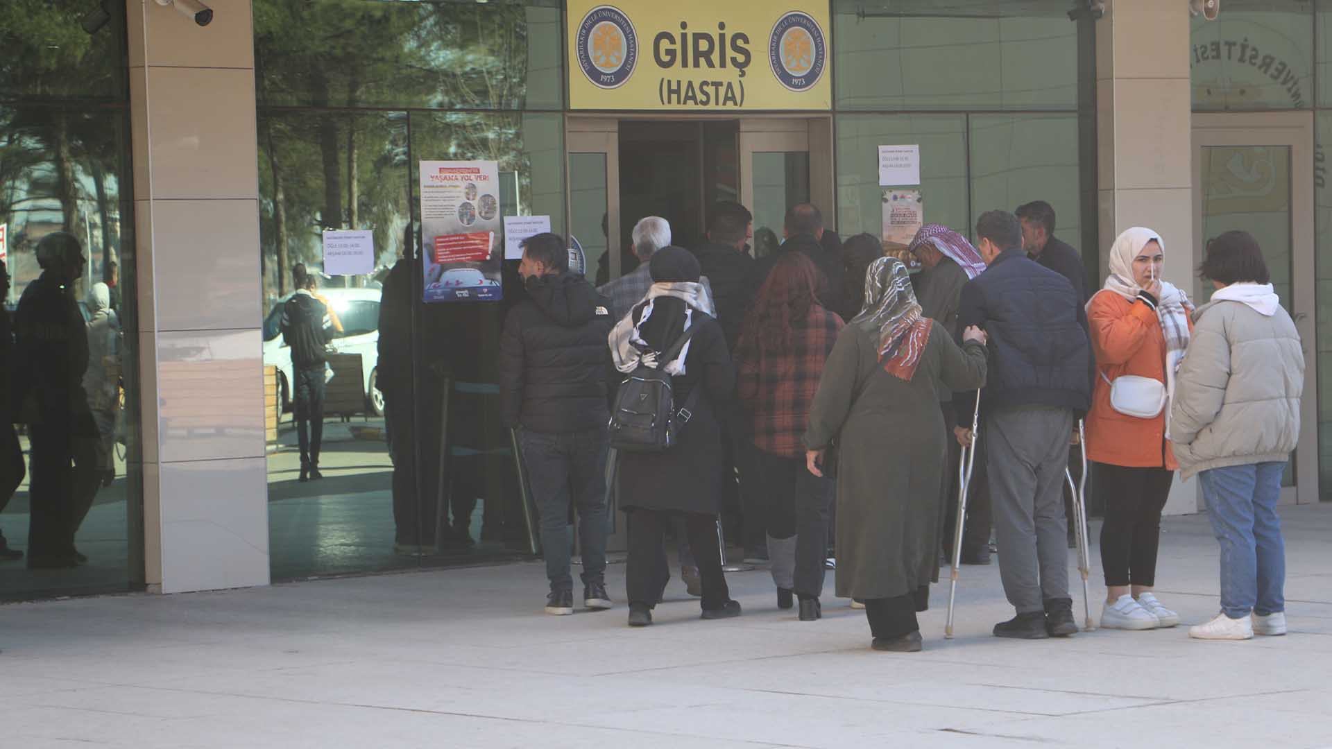 Muş'ta Başına Buz Kütlesi Düşen Çocuk, Diyarbakır'da Tedavi Altına Alındı 2