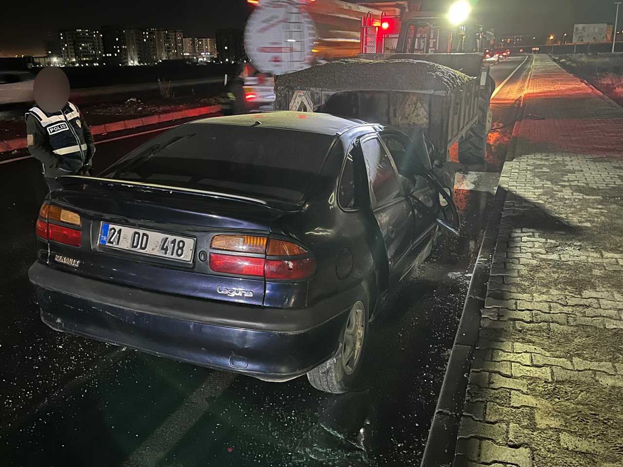 Bismil’de Traktörün Römorkuna Çarpan Otomobilin Sürücüsü Öldü 7