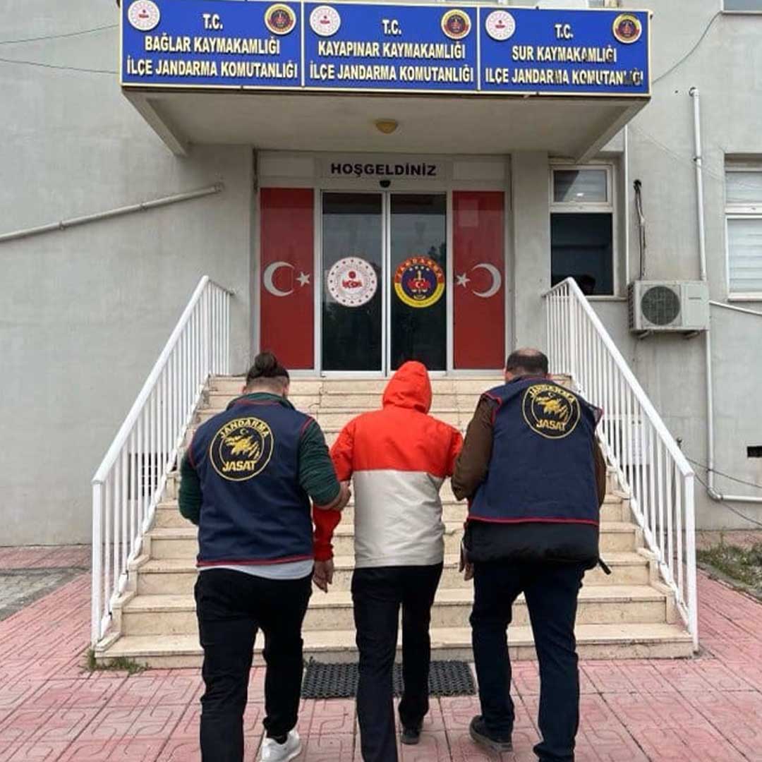 Diyarbakır’da Farklı Suçlardan Aranan 4 Zanlı Yakalandı 3