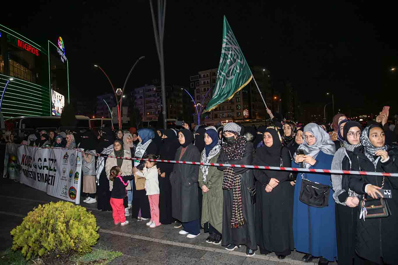 Diyarbakır'da Gazze'deki Son Katliamlar Telin Edildi, İslam Ülkelerine Çağrı Yapıldı 2