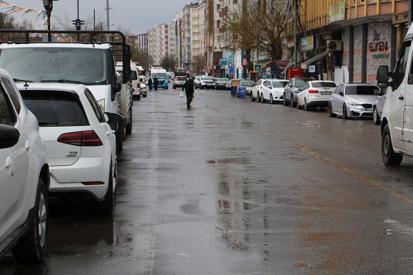 Diyarbakır’da Mart Ayında Karla Karışık Yağmur 2