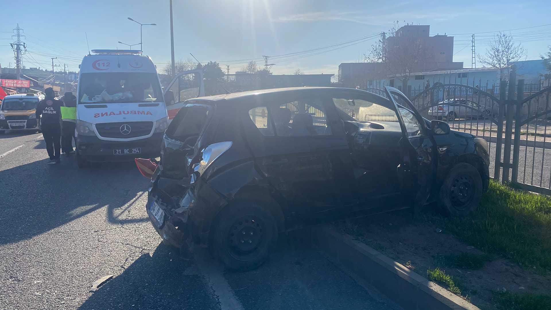 Diyarbakır’da Minibüs Ve Otomobil Çarpıştı 3’Ü Çocuk 6 Yaralı 3