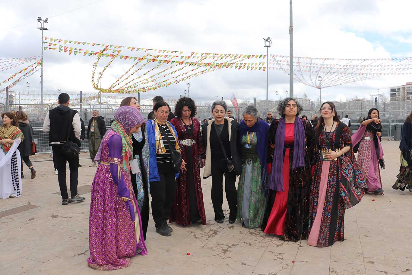 Diyarbakır'da Newroz Etkinliği Düzenleniyor 1